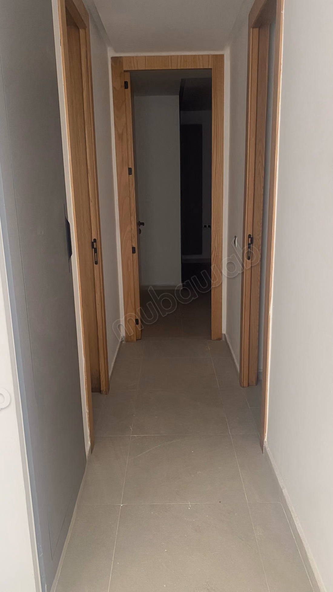 Location d'un appartement à Lamharza Essahel. 4 pièces confortables. Jardin et ascenseur