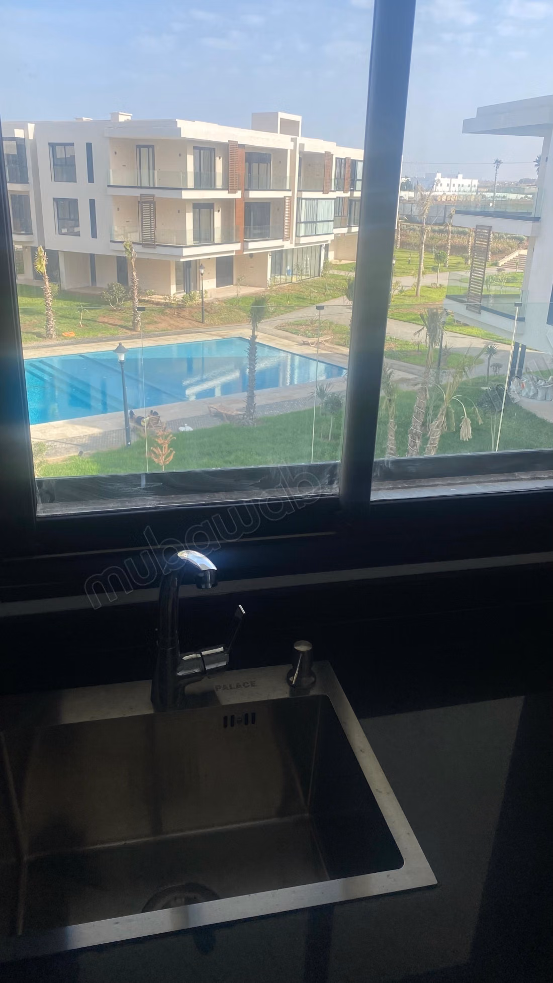 Location d'un appartement à Lamharza Essahel. 4 pièces confortables. Jardin et ascenseur
