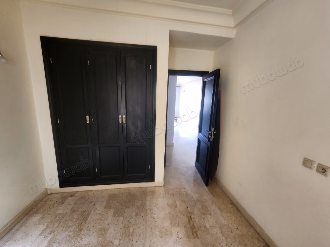 Stunning apartment for sale in Nassim 1. 3 beautiful bedrooms. Concierge service, fireplace
