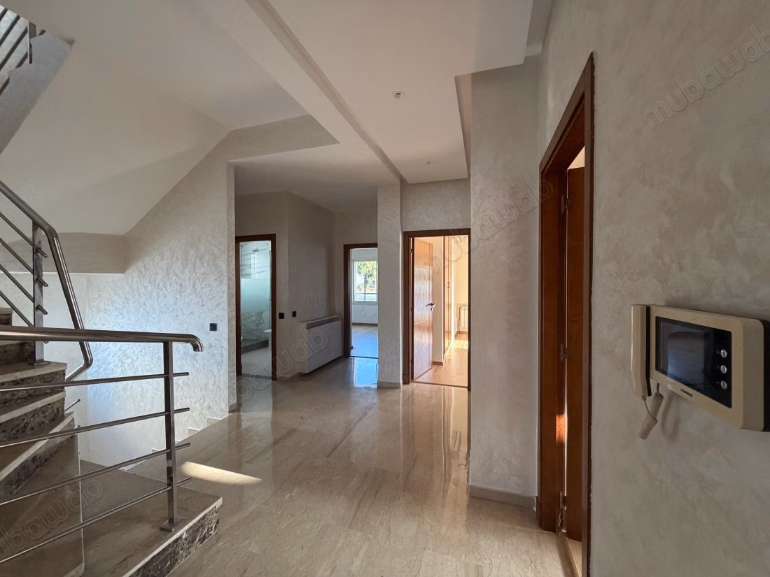 Fabulous villa for rent in Ain Diab. 4 beautiful rooms