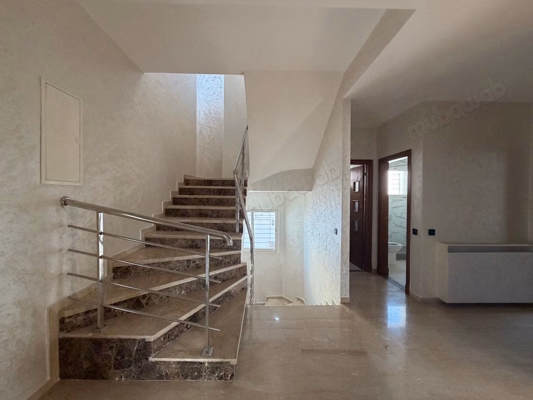Fabulous villa for rent in Ain Diab. 4 beautiful rooms