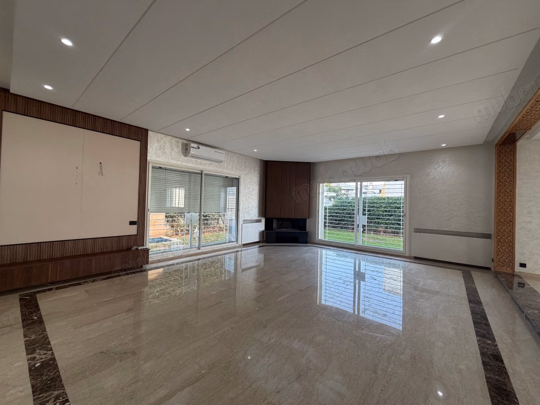 Fabulous villa for rent in Ain Diab. 4 beautiful rooms