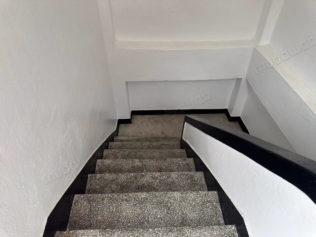 Acheter : maisons. Superficie totale 120 m²