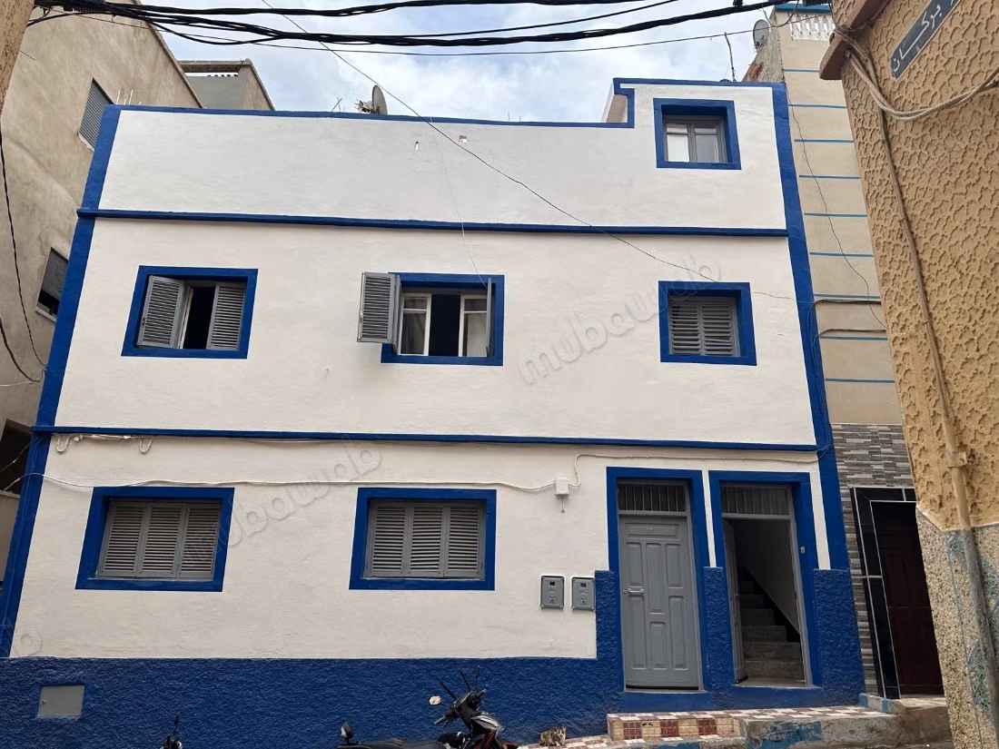 Acheter : maisons. Superficie totale 120 m²