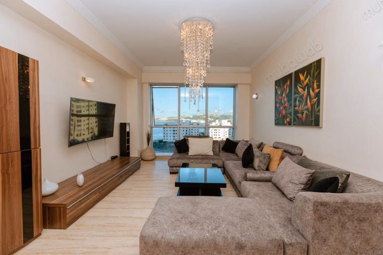 Location d'un appartement à Tanger City Center. 2 belles chambres. Environnement calme avec vue sur la mer et double vitrage