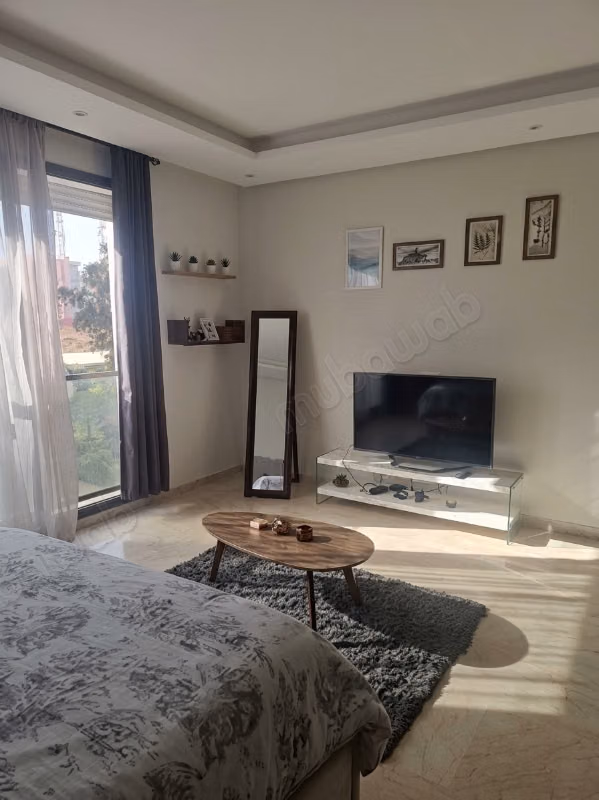 Bel studio en location à Riyad. Surface totale 50 m². Bien meublé