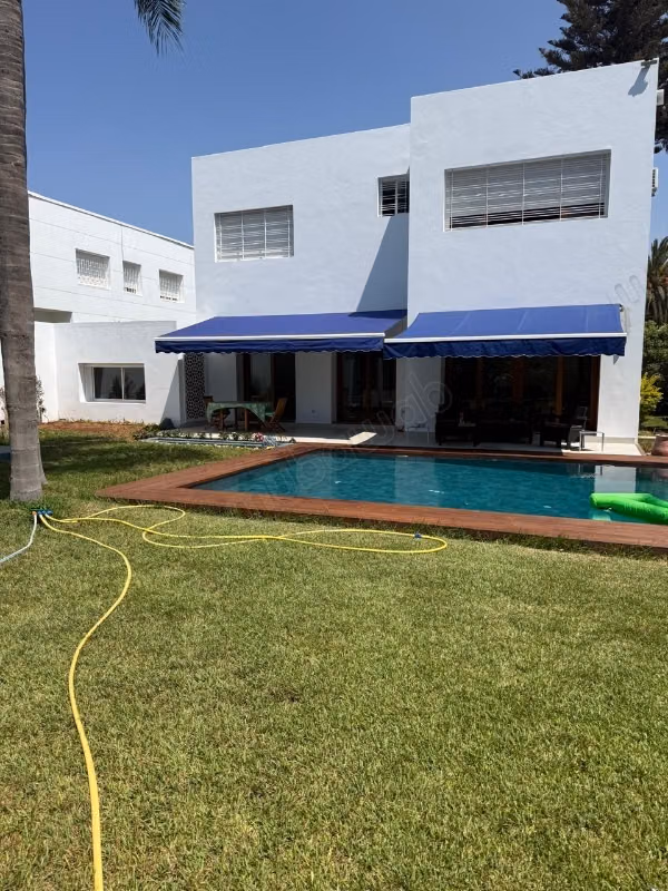Location villa de haut standing à Souissi. 8 pièces. Meublé