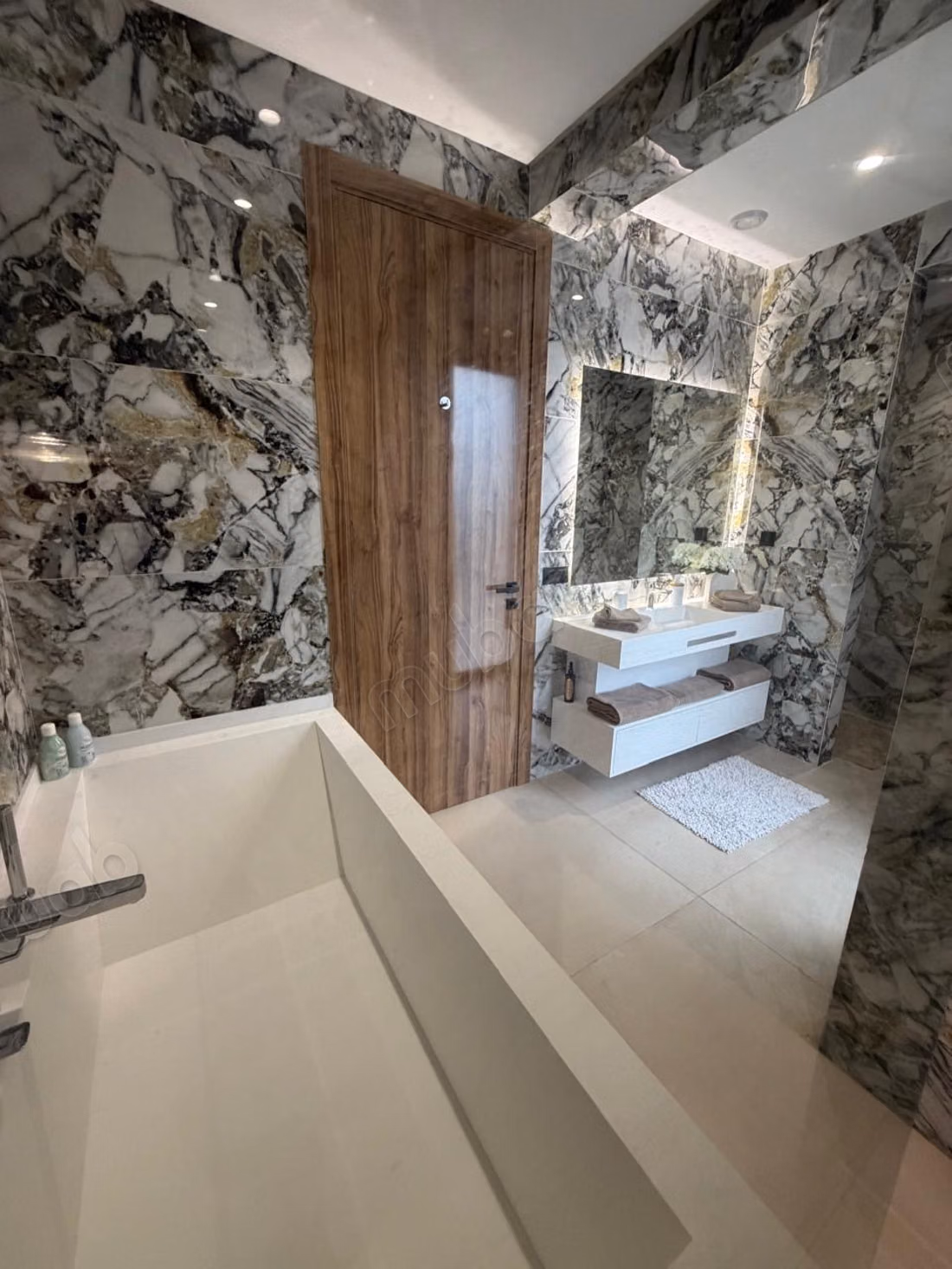 Amelkis: Luxurious villa for sale furnished, 5 Suites, Staff room, Private pool