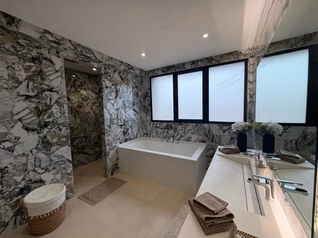 Amelkis: Luxurious villa for sale furnished, 5 Suites, Staff room, Private pool
