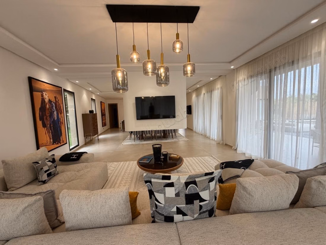 Amelkis: Luxurious villa for sale furnished, 5 Suites, Staff room, Private pool