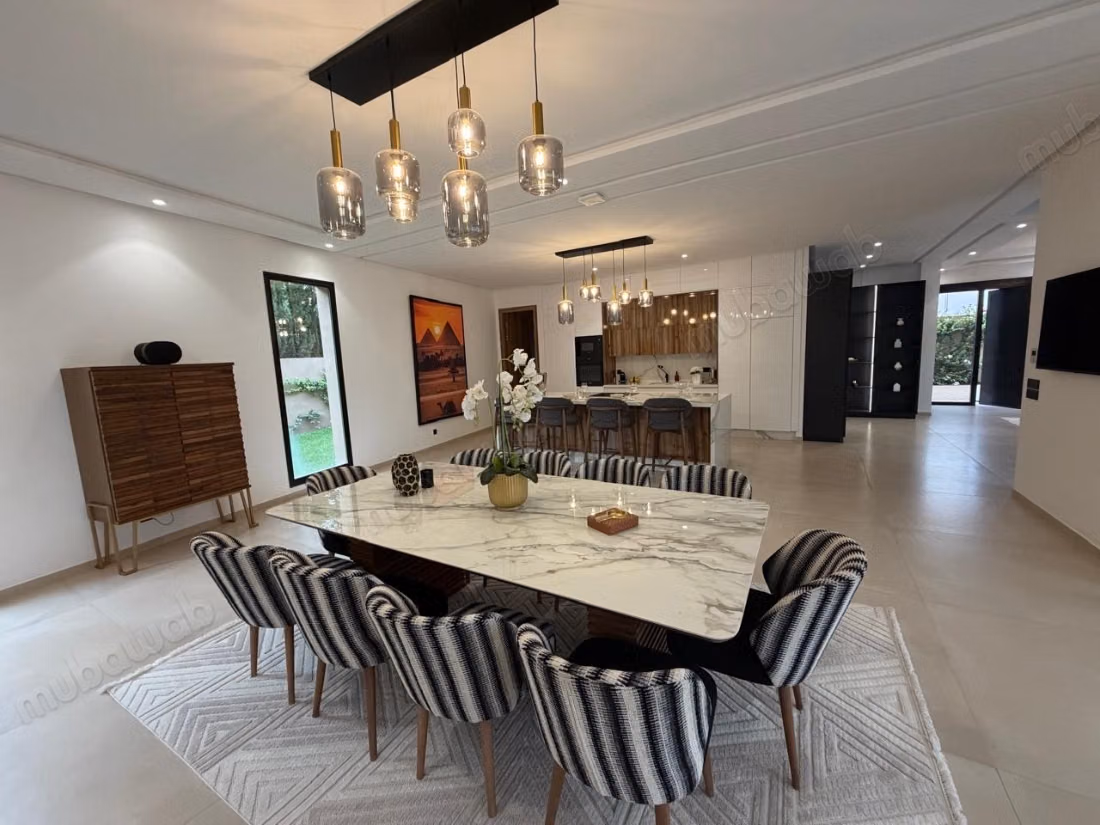 Amelkis: Luxurious villa for sale furnished, 5 Suites, Staff room, Private pool