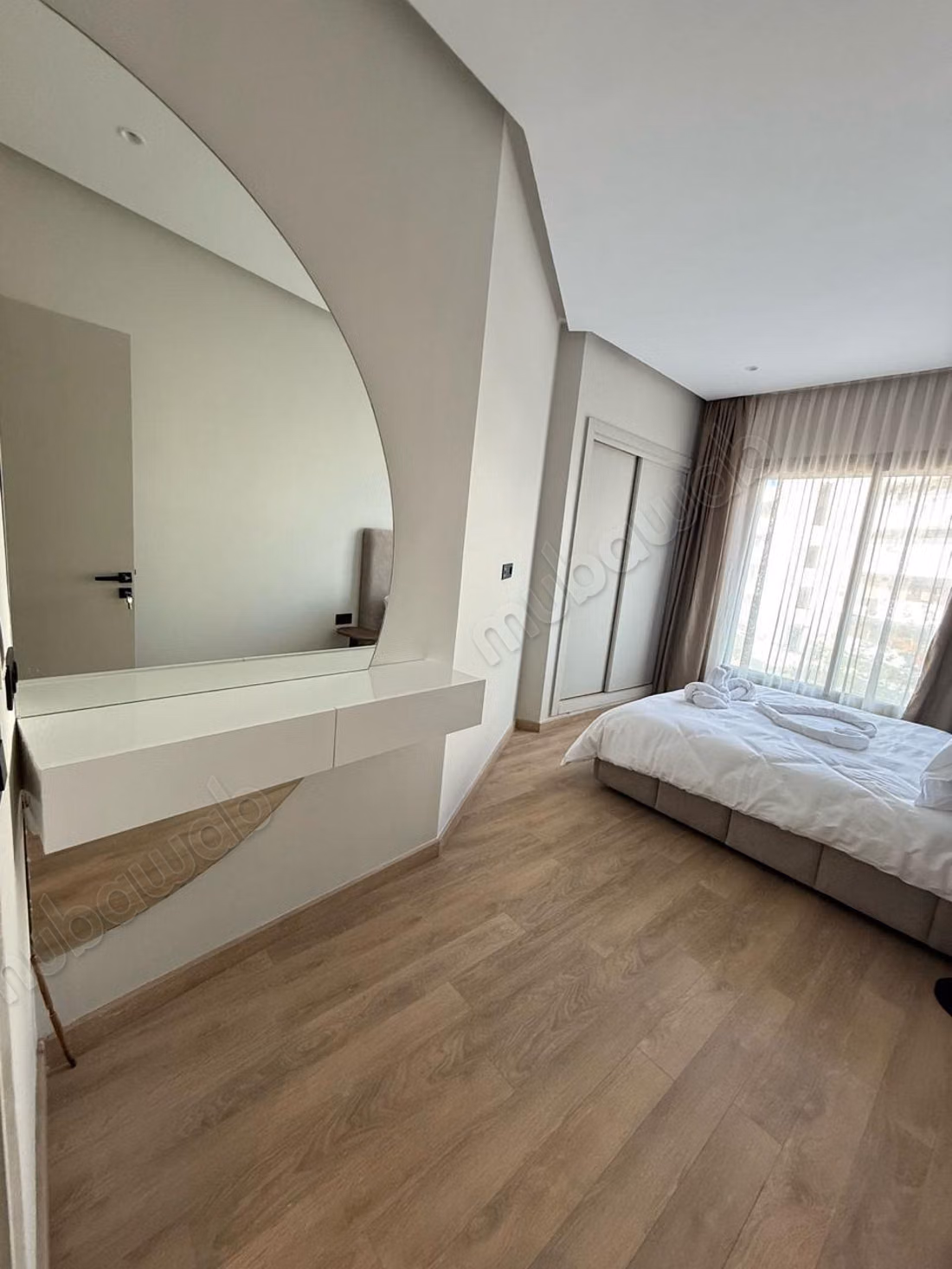 Rent an apartment in Bourgogne Ouest. 
3 beautiful rooms