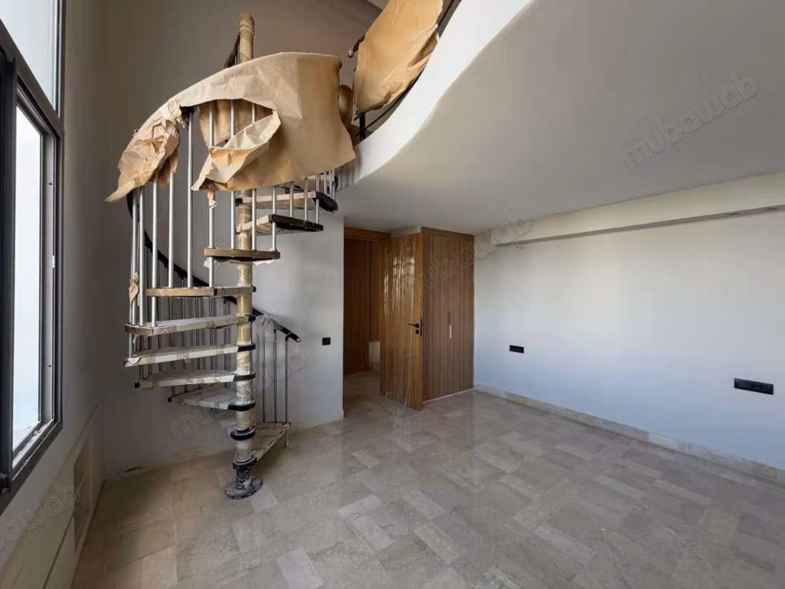 Beautiful villa for rent in Californie. 
4 rooms