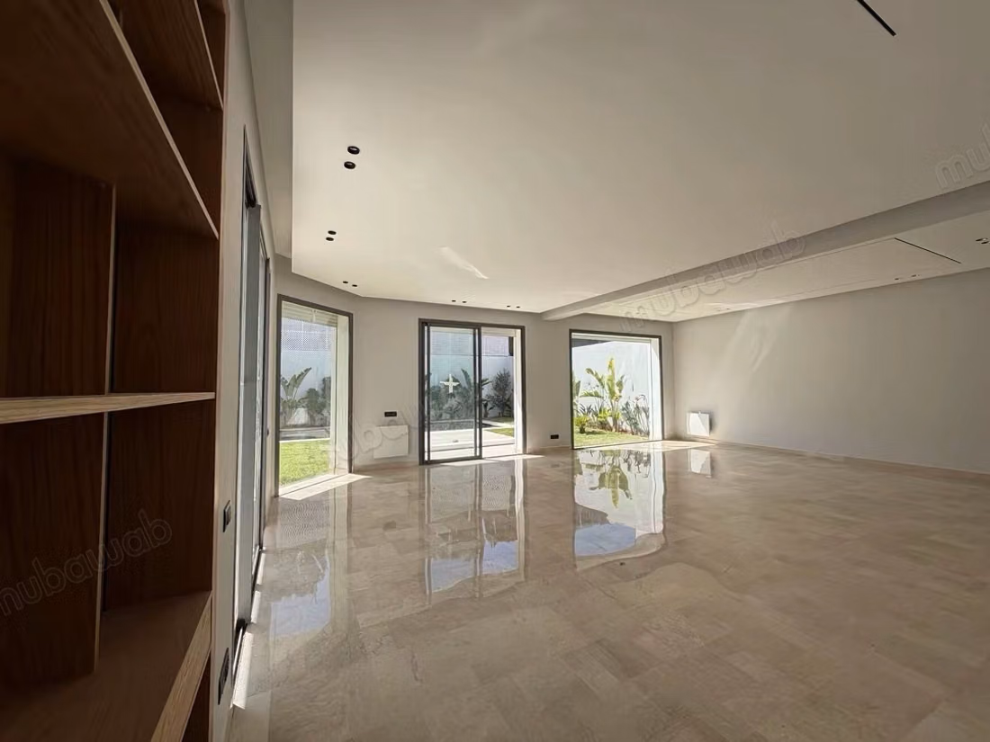 Beautiful villa for rent in Californie. 
4 rooms