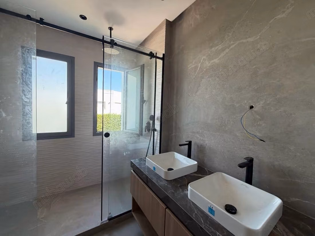 Beautiful villa for rent in Californie. 
4 rooms