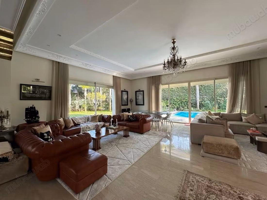 Fabulous house for sale in Californie. 4 comfortable rooms