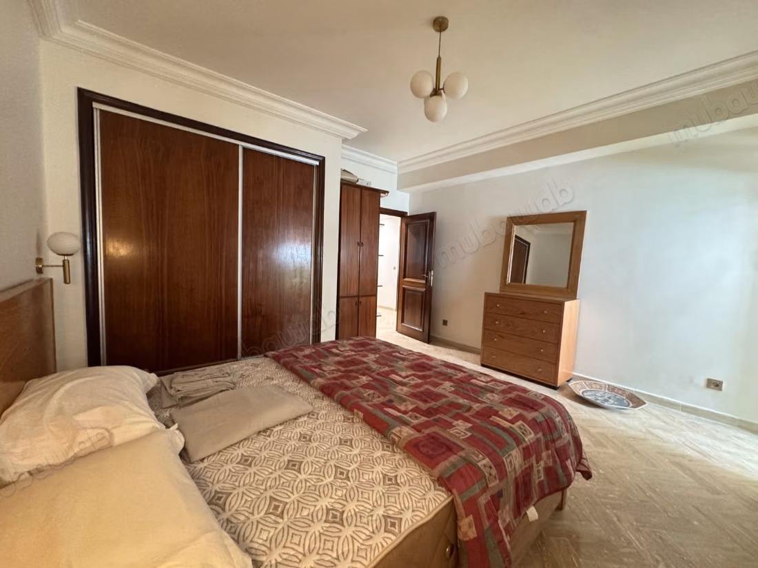 Appartement à louer à Racine. Superficie de 240 m²