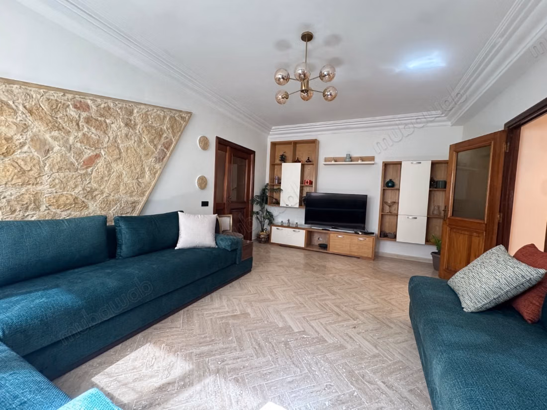 Appartement à louer à Racine. Superficie de 240 m²