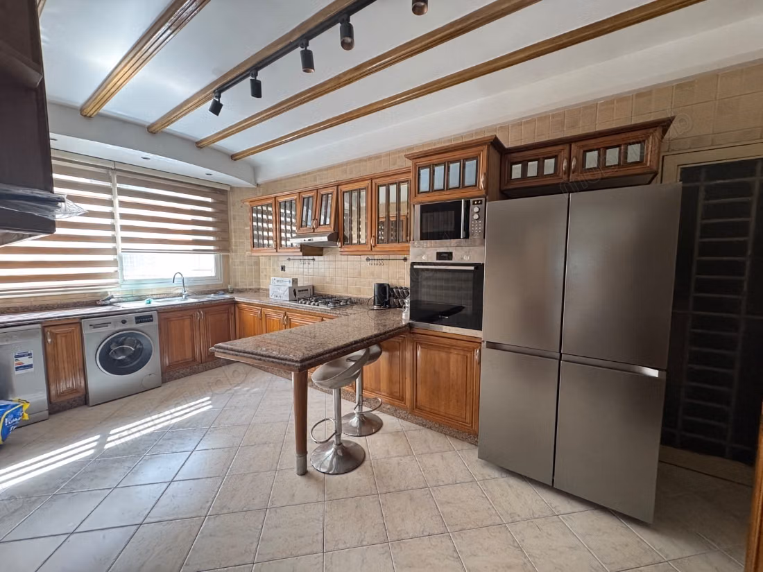 Appartement à louer à Racine. Superficie de 240 m²