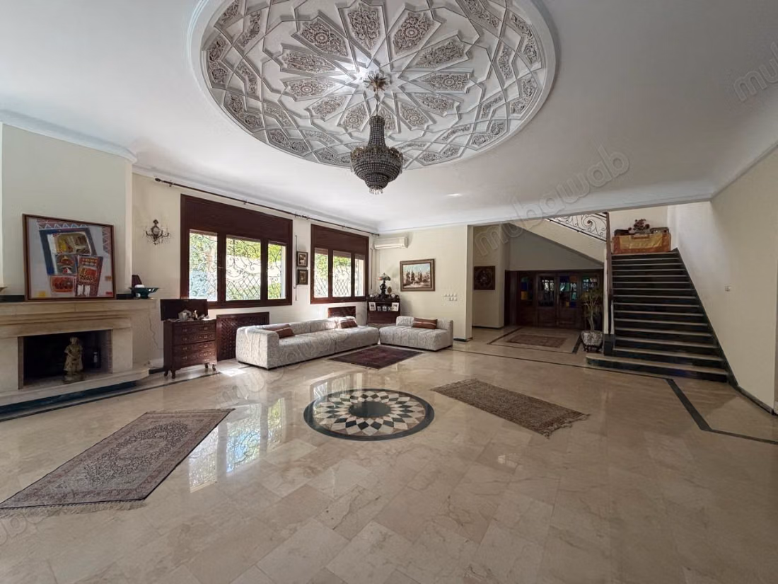 Fabulous villa for sale in Californie. 4 rooms