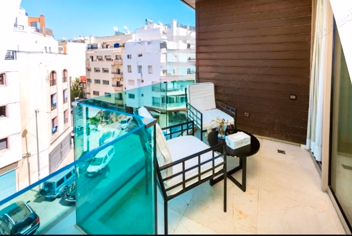 En Location Meublé: Magnifique Studio Meublé Jamais Habité au Coeur du quartier Gauthier