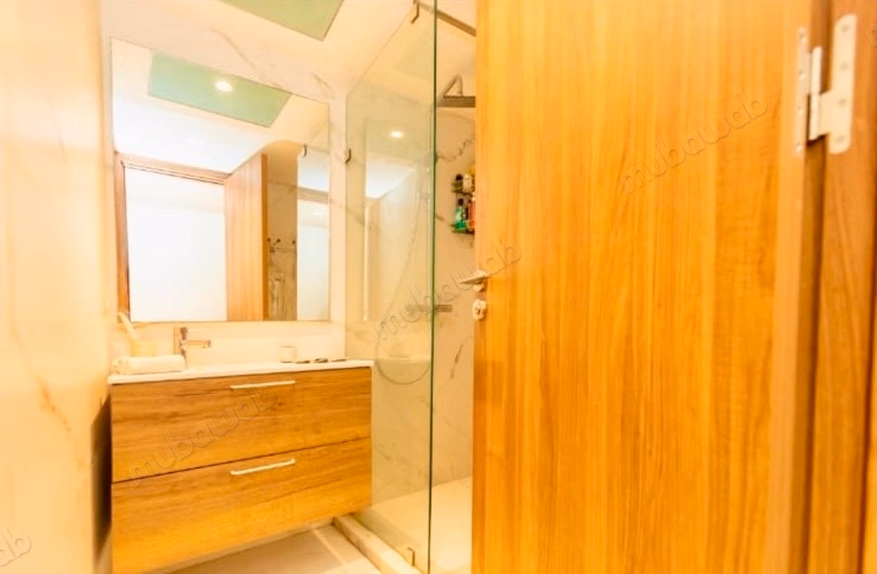 En Location Meublé: Magnifique Studio Meublé Jamais Habité au Coeur du quartier Gauthier