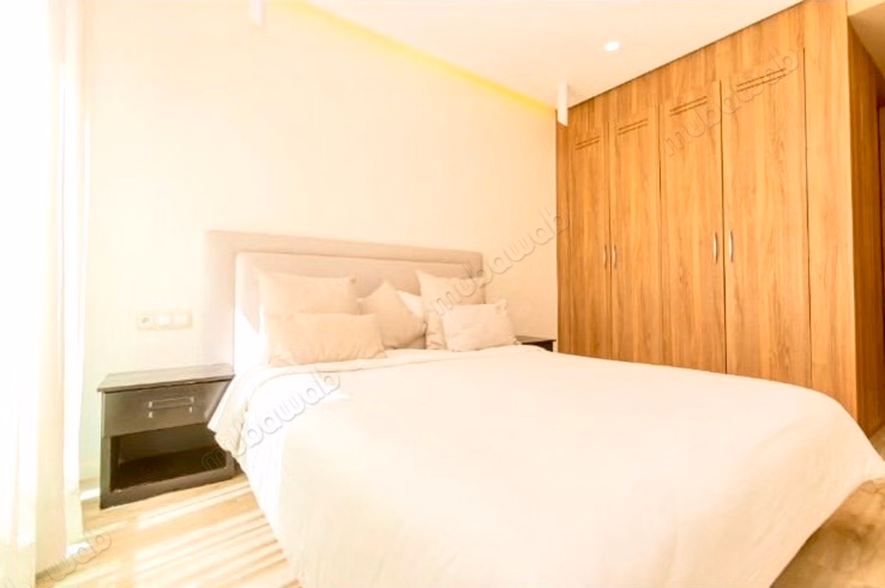En Location Meublé: Magnifique Studio Meublé Jamais Habité au Coeur du quartier Gauthier