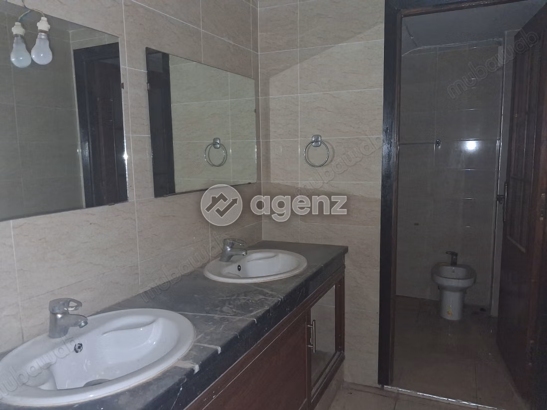 Villa à vendre 237 m², 4 chambres 
Farah Essalam 
Casablanca
