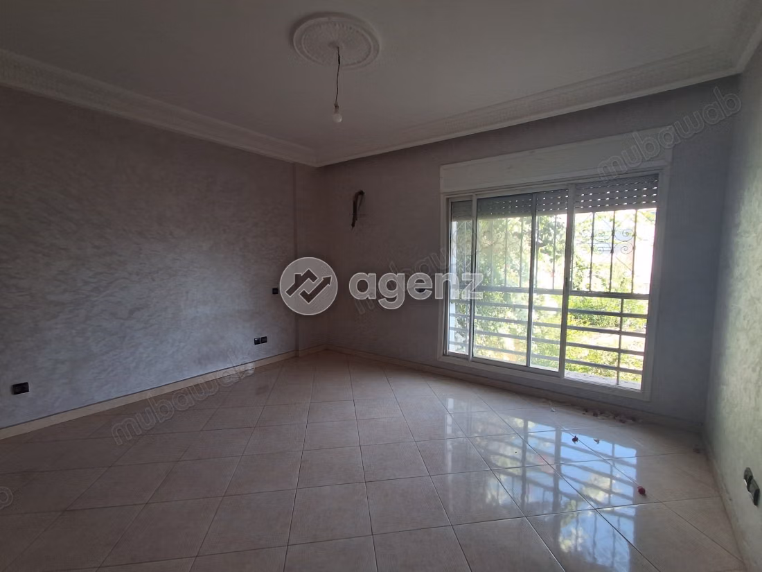 Villa à vendre 237 m², 4 chambres 
Farah Essalam 
Casablanca