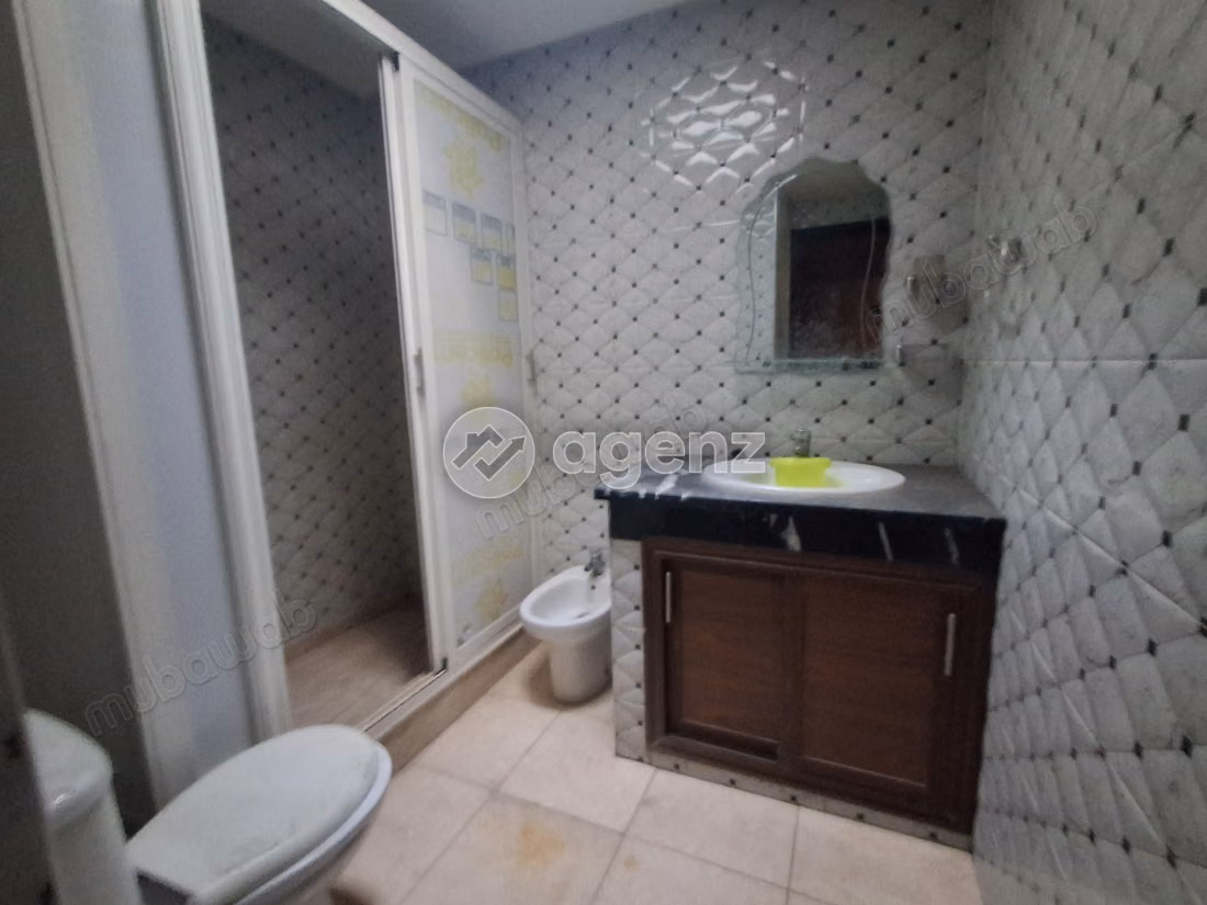 Villa à vendre 237 m², 4 chambres 
Farah Essalam 
Casablanca