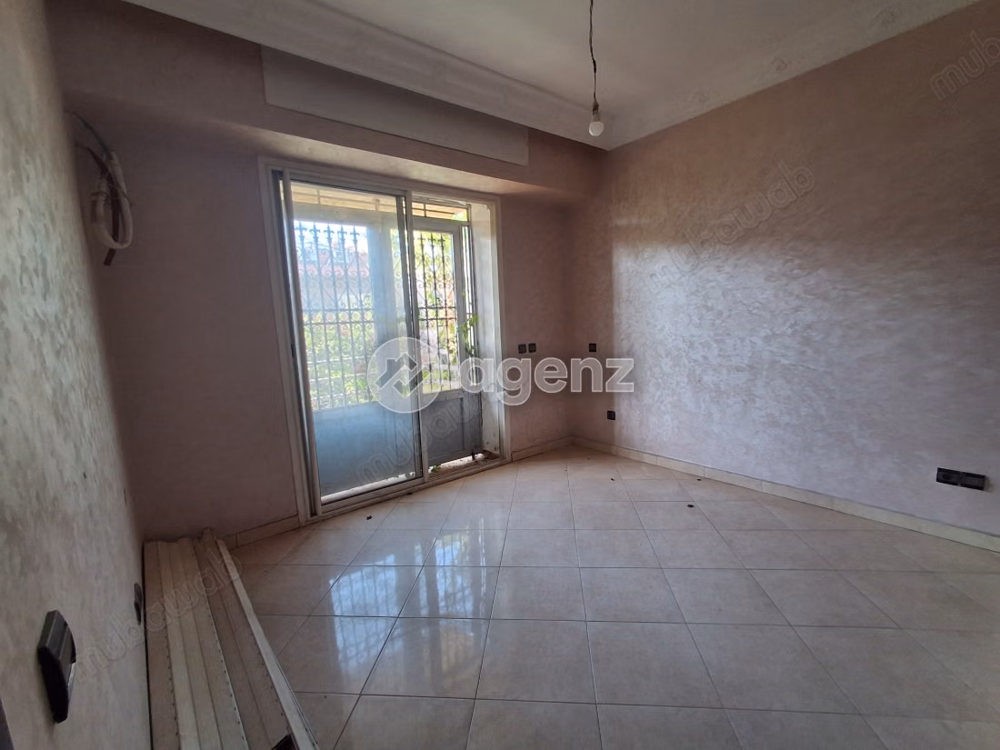 Villa à vendre 237 m², 4 chambres 
Farah Essalam 
Casablanca