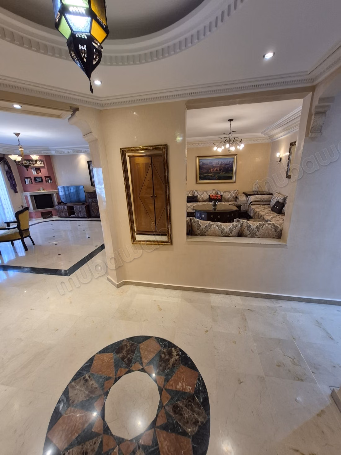 Sale of a lovely apartment in Gauthier.
Small area 183 m².
Lift and parking