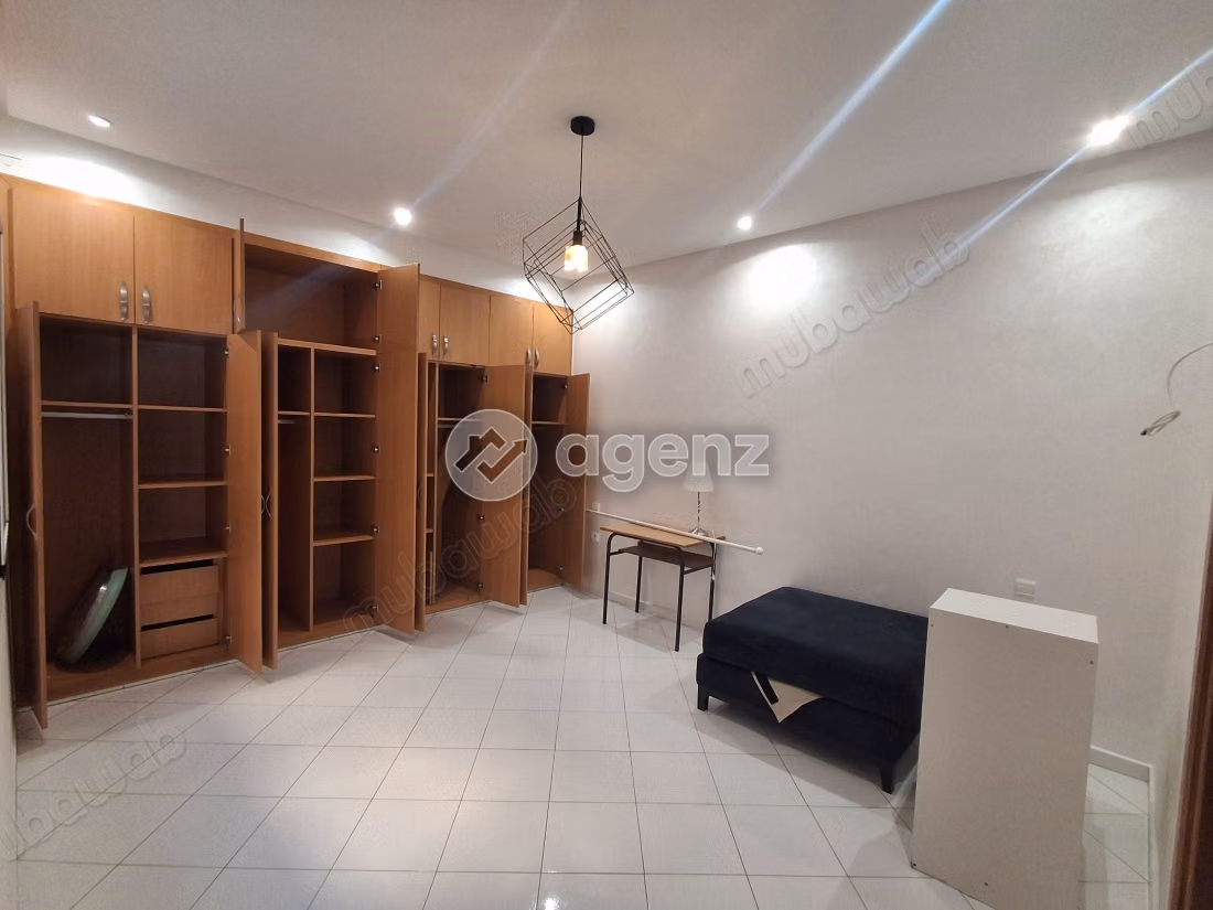 Duplex à vendre 214 m², 4 chambres 
Sidi Maarouf 
Casablanca