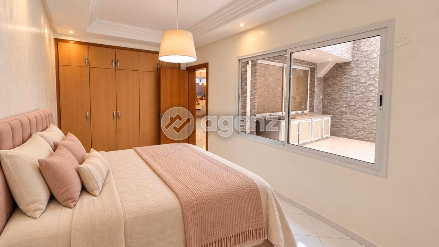 Duplex à vendre 214 m², 4 chambres 
Sidi Maarouf 
Casablanca