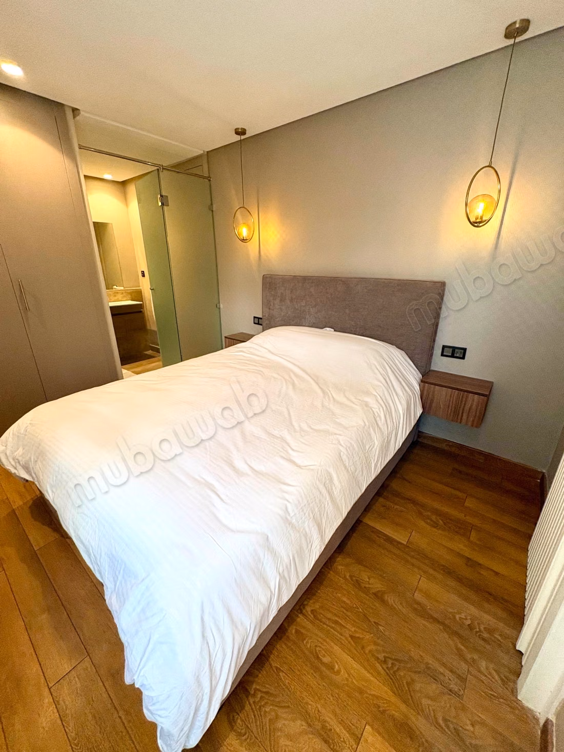 Te Huur Gemeubileerd: Magnifiek Studio Te Huur Gemeubileerd Nieuw Nooit Bewoond in het Hart van de Bourgogne Wijk