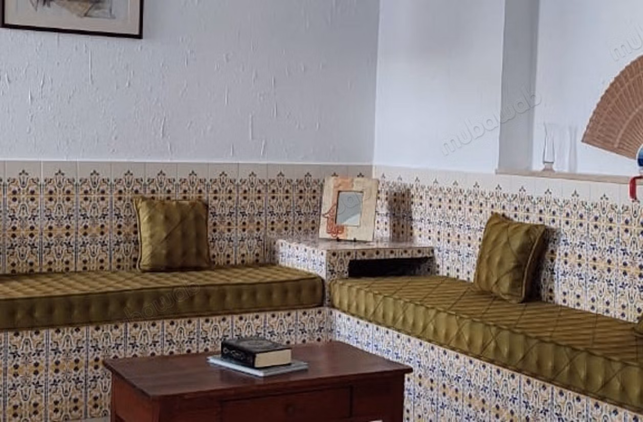 Maison à acheter à Ibn Sina. 
4 chambres agréables. 
Résidence sécurisée
