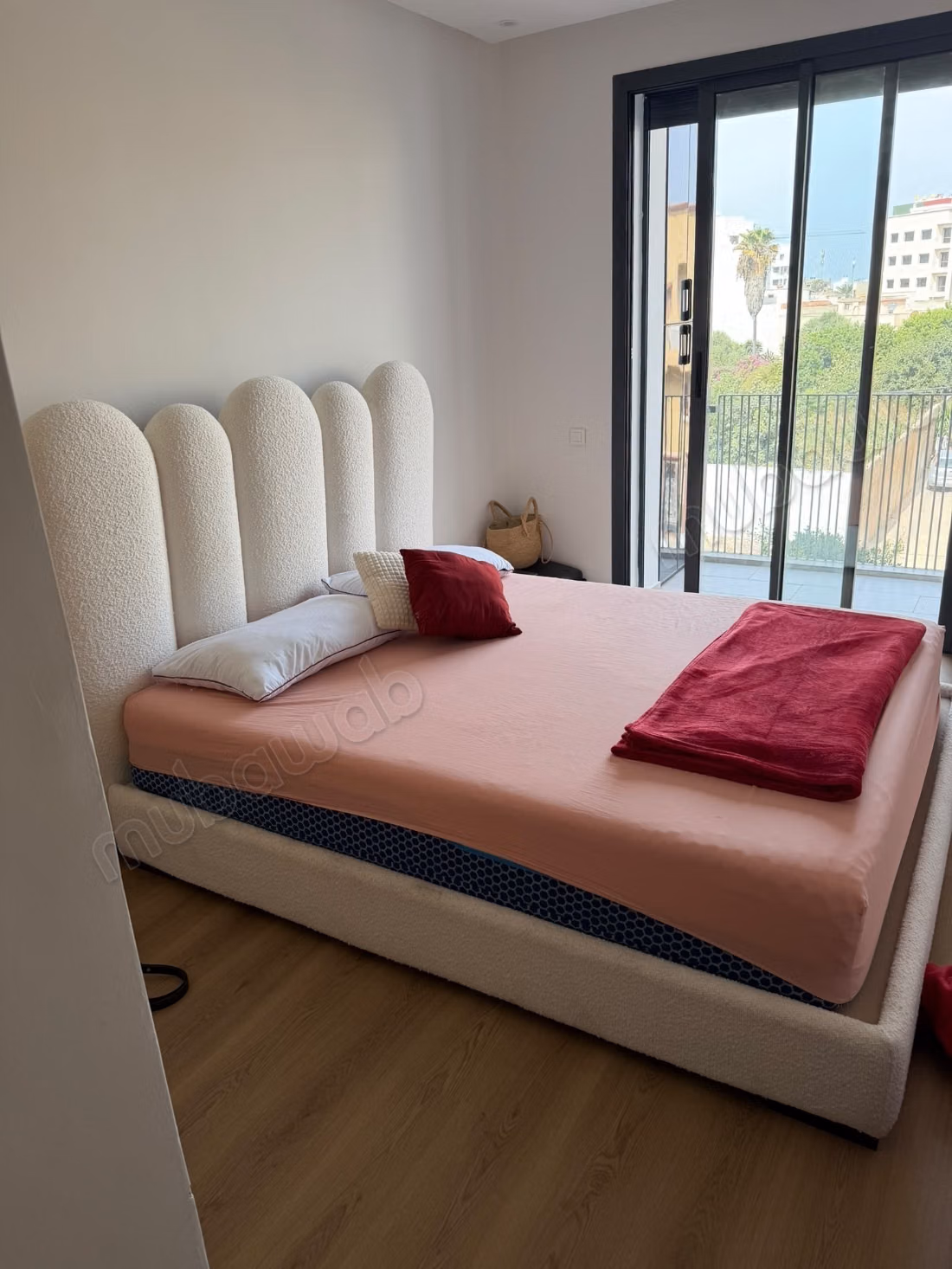 Sale of a beautiful apartment in Aïn Sebaâ. Total area 140 m²