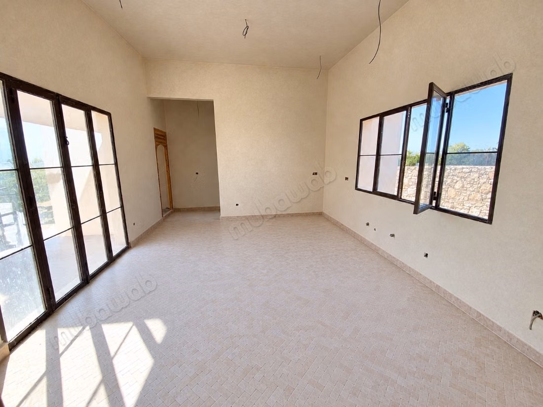 Villa with pool, under construction