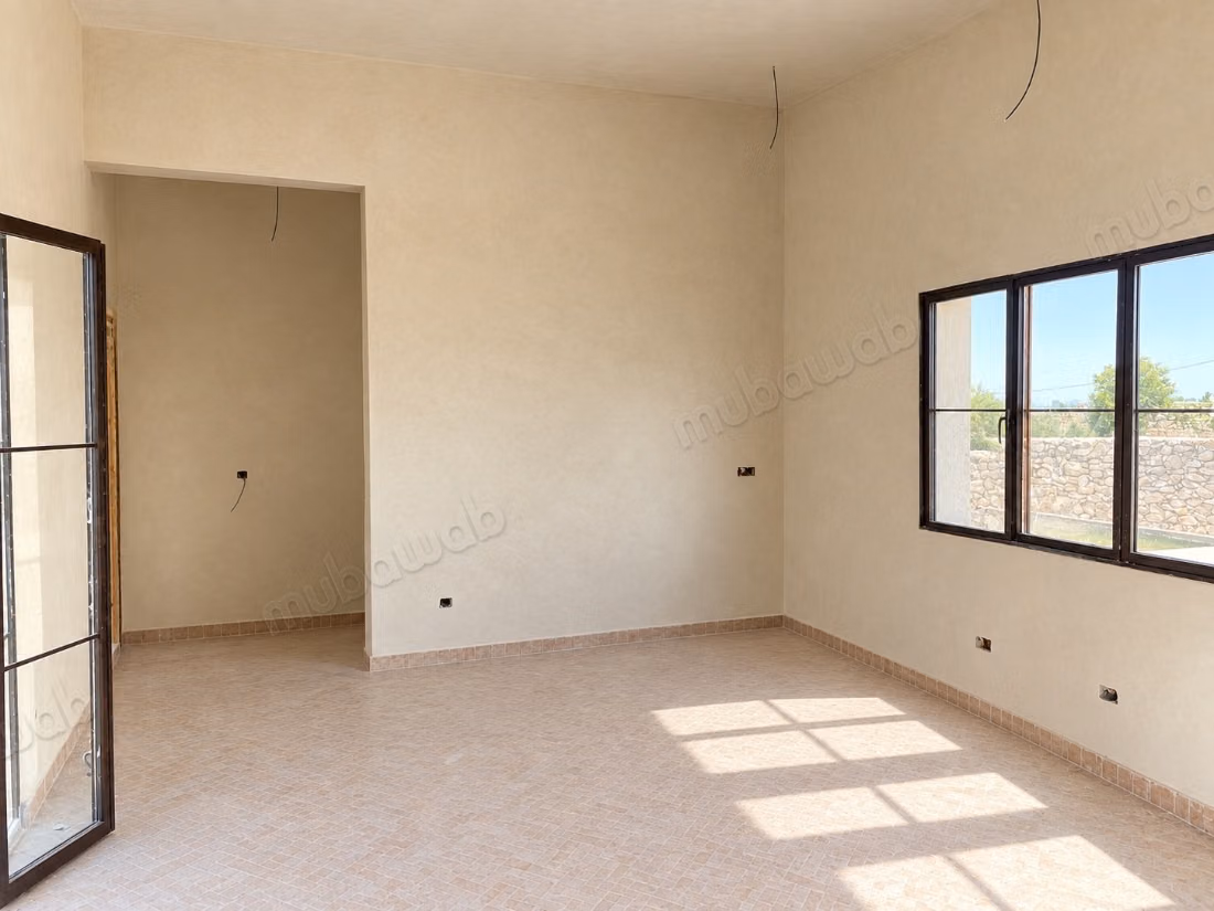 Villa with pool, under construction