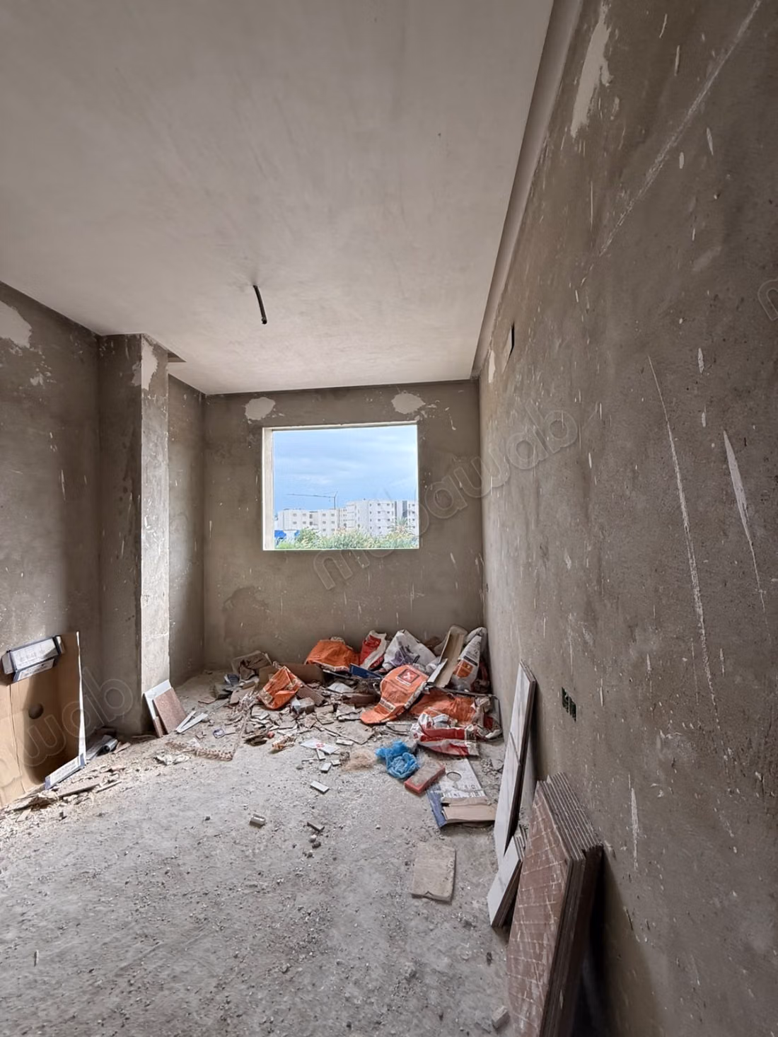 Apartment for sale at the airport. 2 beautiful rooms. Balcony and elevator