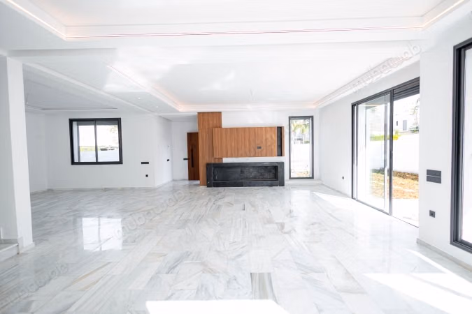 Villa for sale on Imouzzer Road in Fez 494m²