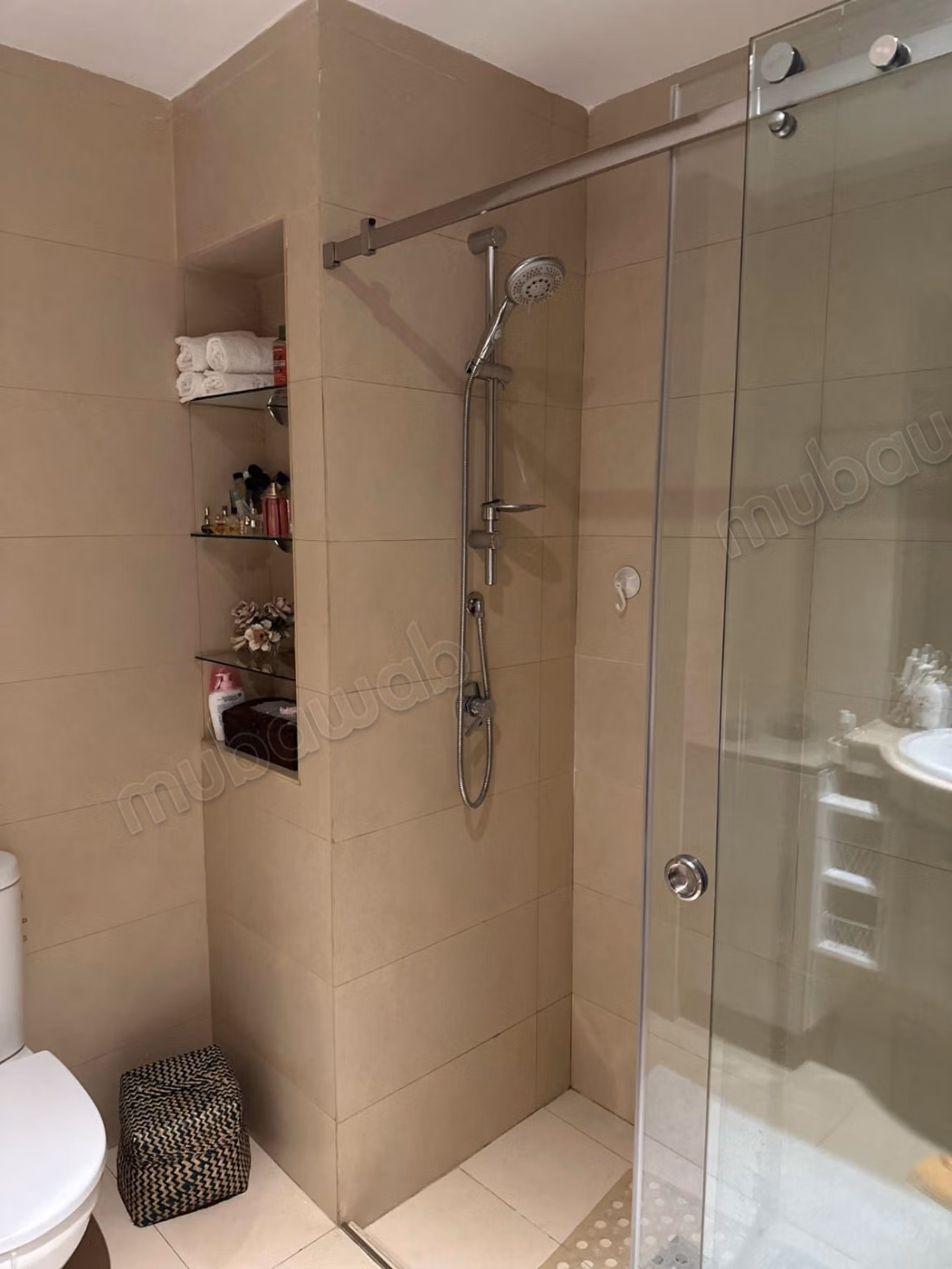 Sell apartment in Mannesmann. Area 85 m². Pool and concierge service