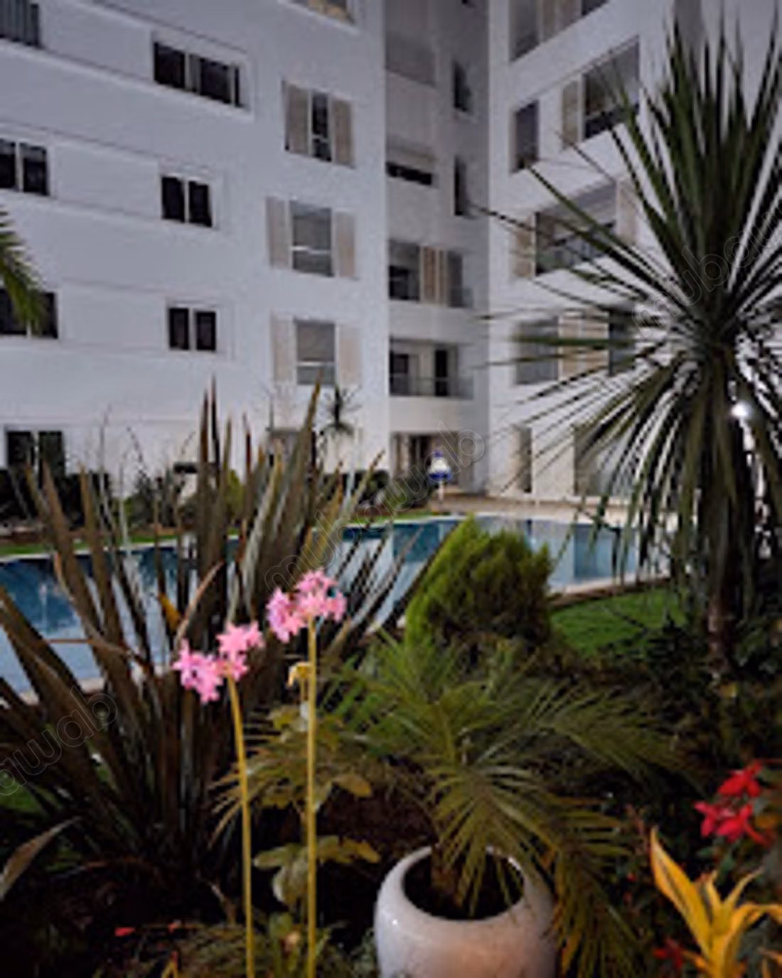 Sell apartment in Mannesmann. Area 85 m². Pool and concierge service