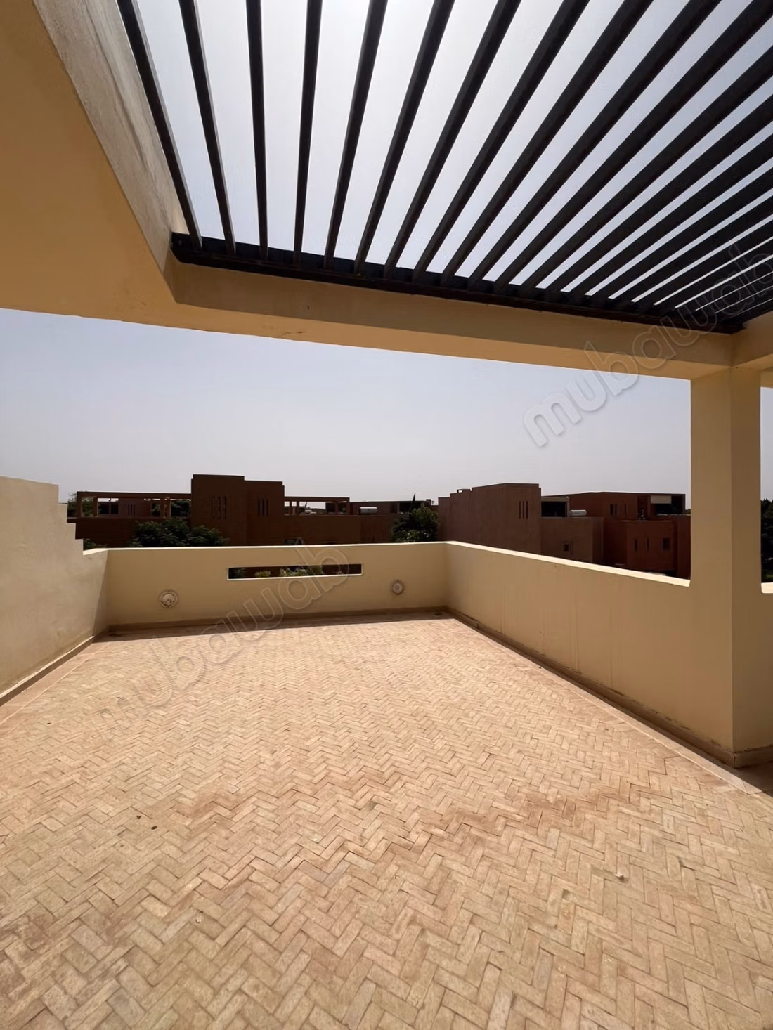 Al Maaden: Villa for sale semi-furnished, 3 Rooms, 1 Room