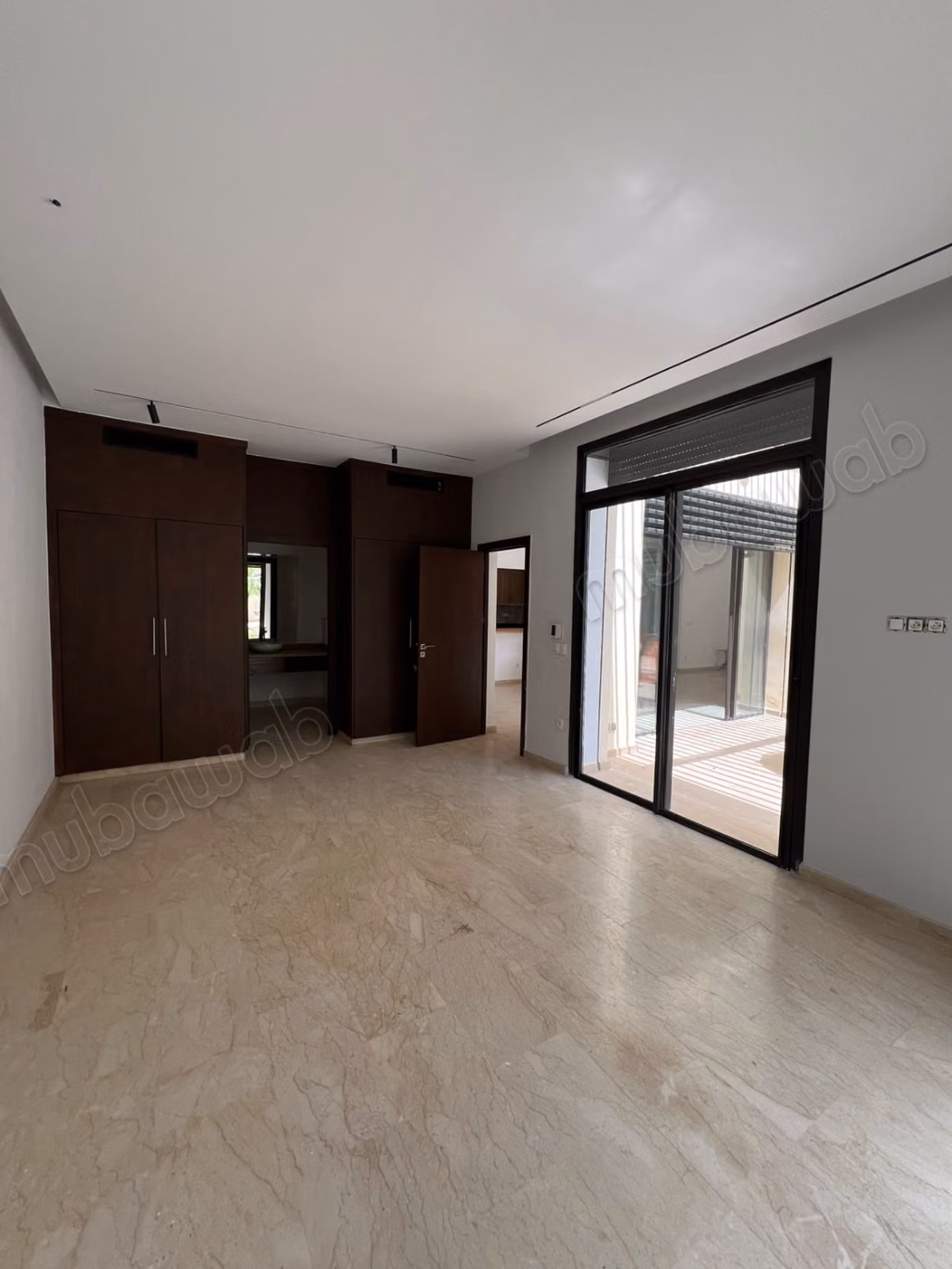 Al Maaden: Villa for sale semi-furnished, 3 Rooms, 1 Room