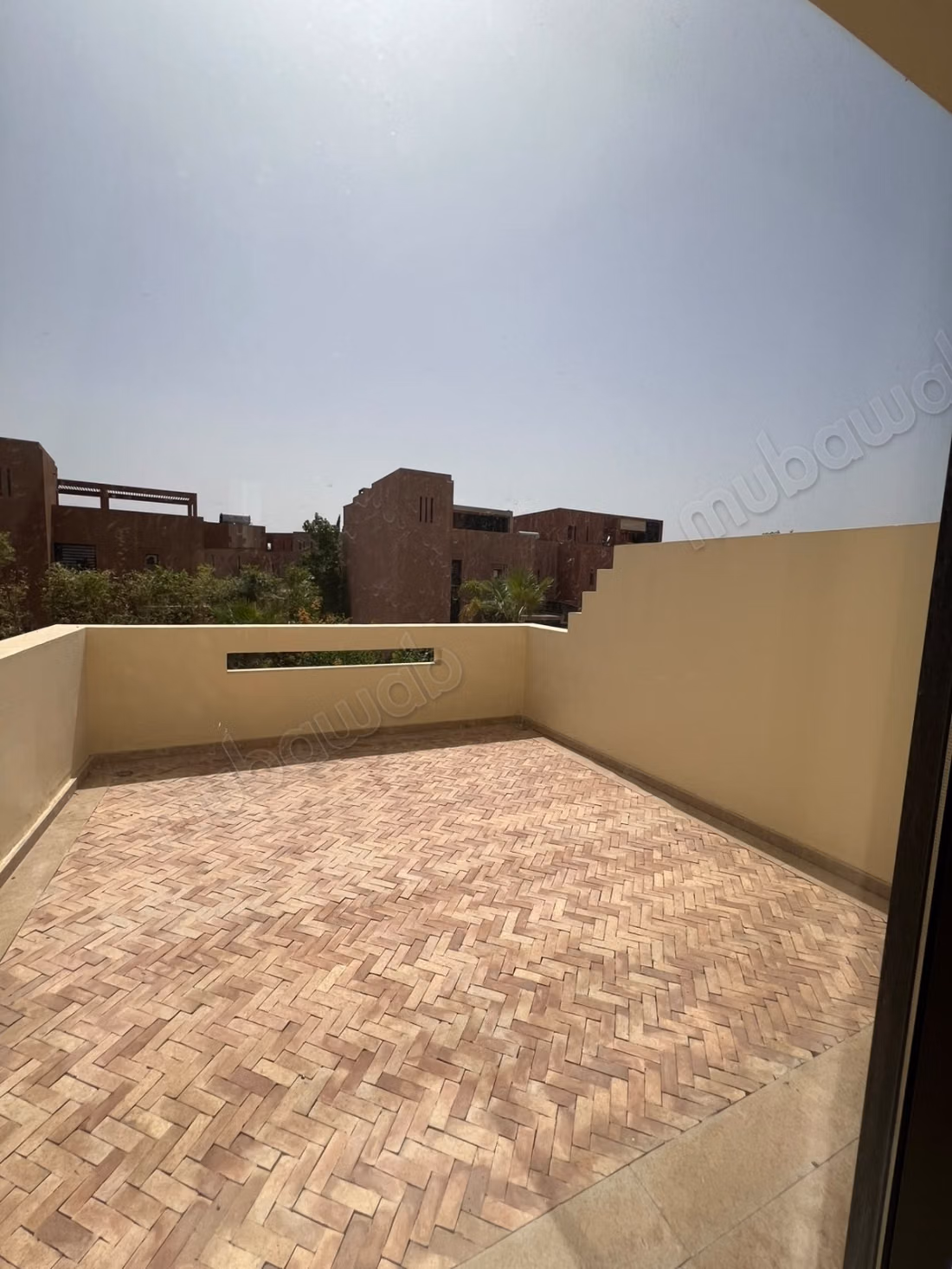 Al Maaden: Villa for sale semi-furnished, 3 Rooms, 1 Room