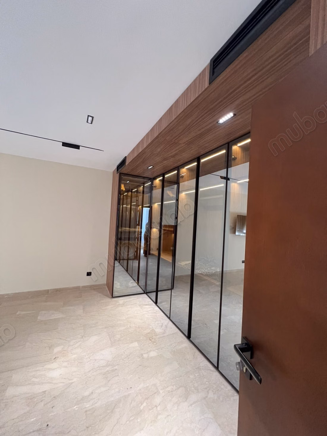 Al Maaden: Villa for sale semi-furnished, 3 Rooms, 1 Room