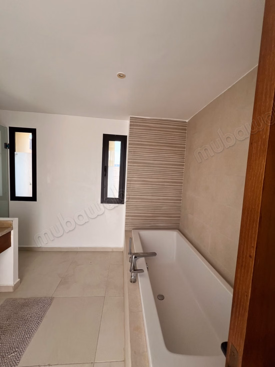 Al Maaden: Villa for sale semi-furnished, 3 Rooms, 1 Room