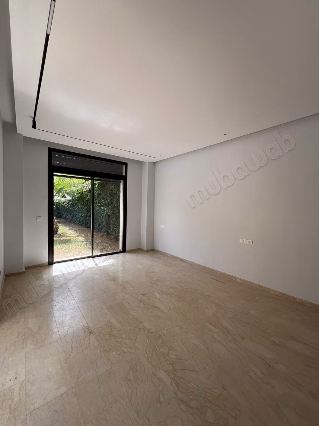 Al Maaden: Villa for sale semi-furnished, 3 Rooms, 1 Room