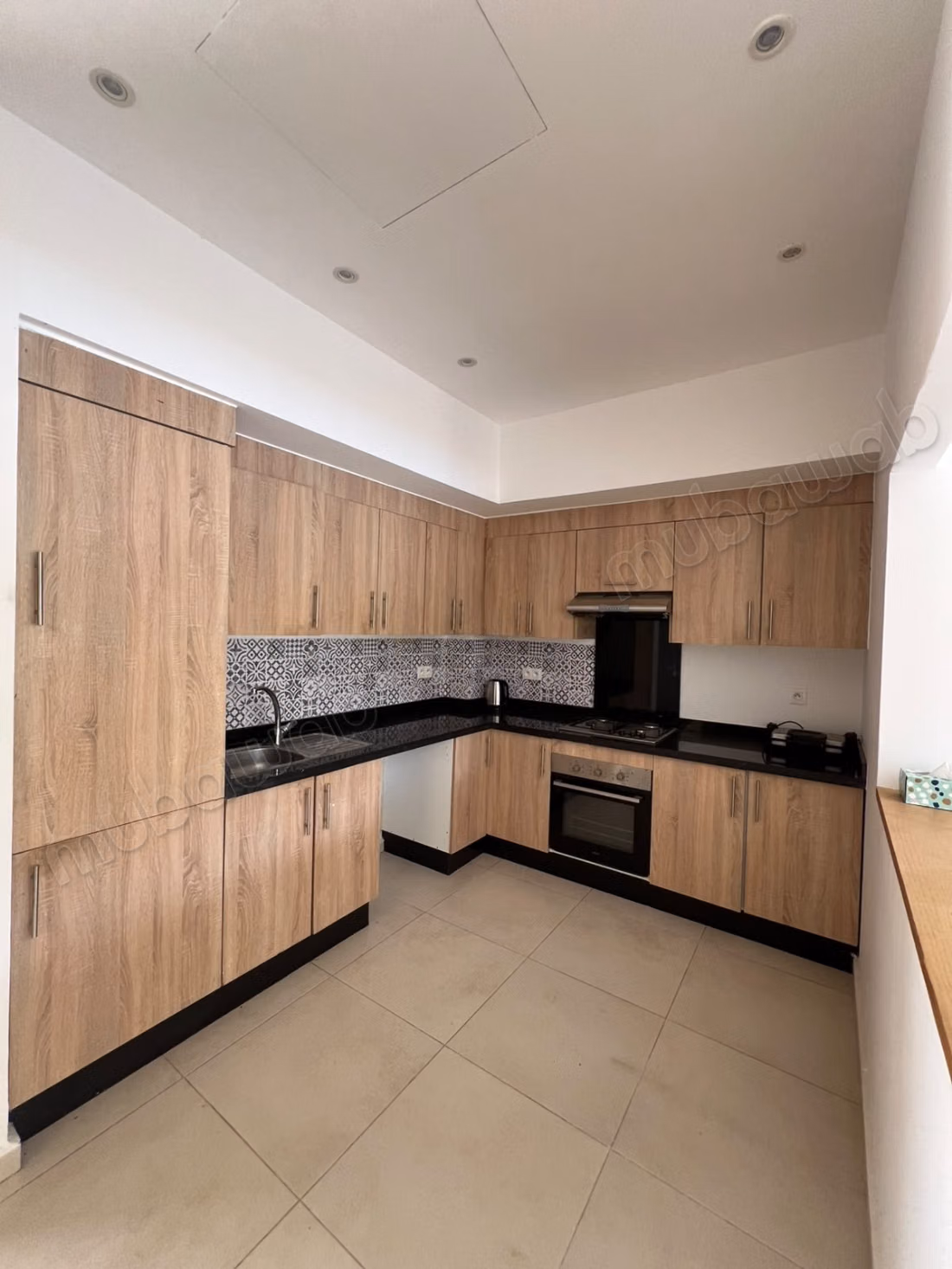 Al Maaden: Villa for sale semi-furnished, 3 Rooms, 1 Room